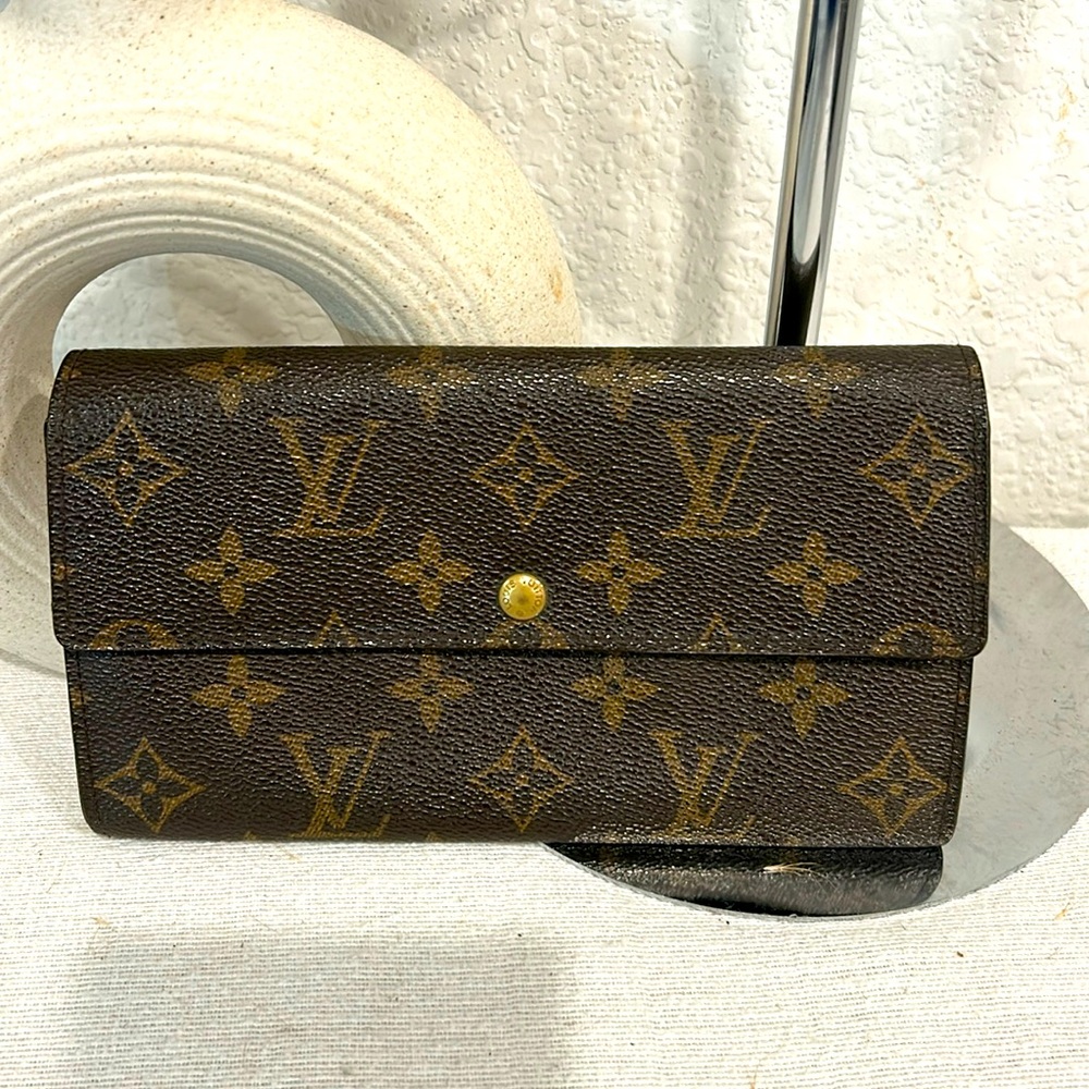 Authentic LOUIS VUITTON Monogram long wallet